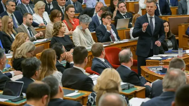 Kivonult a parlament üléséről a Fidesz és a KDNP frakciója