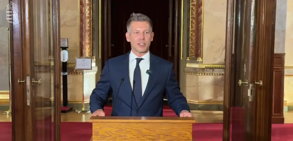 Lemondott Gulyás Gergely, Magyar Péter szerint kipukkadt a lufi