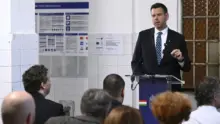 Vitézy Dávid bejelentette a szolnoki vasútállomás felújítását