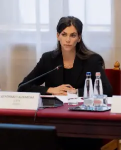 Részt vesz a Médiatanács jelölési folyamatában az ellenzéki frakció