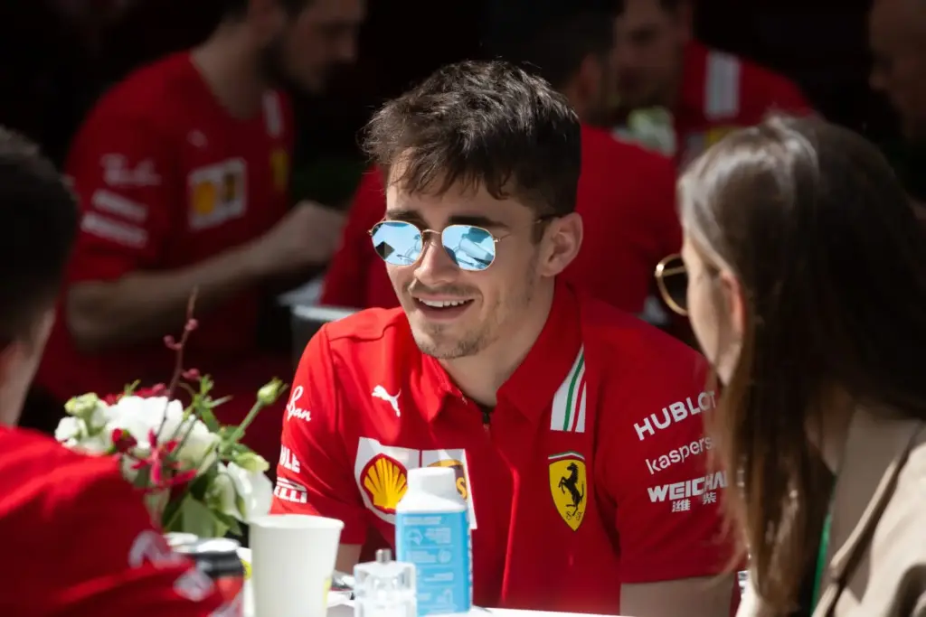 Brit Nagydíj: Charles Leclerc taktikai diadala Silverstone-ban