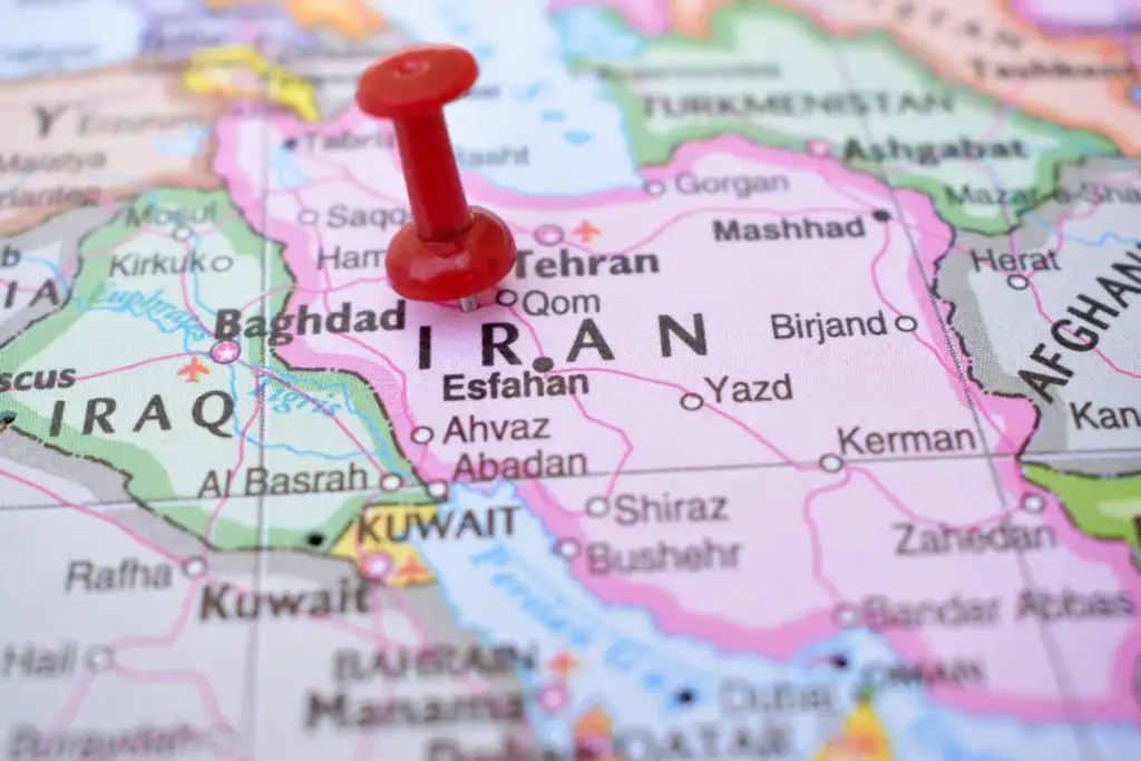 Újabb katonai csapások Iránban: eszkalálódik a konfliktus a Hormuzi-szorosnál