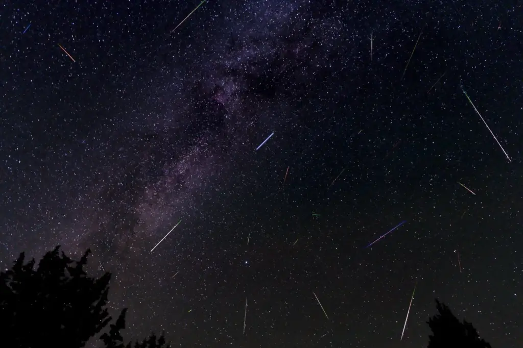 Kettős meteorzáporban gyönyörködhetünk a hónap utolsó éjszakáján