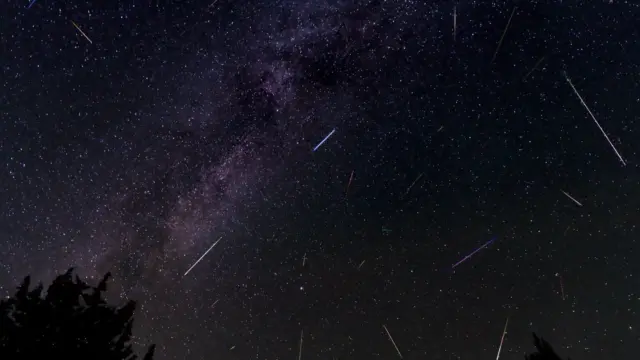 Kettős meteorzáporban gyönyörködhetünk a hónap utolsó éjszakáján