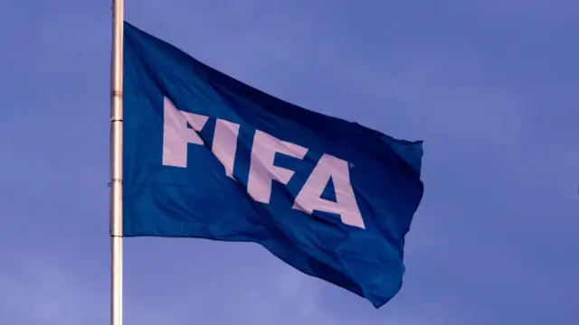 Gary Neville élesen bírálta a FIFA-t a világbajnoki menetrend módosítása miatt