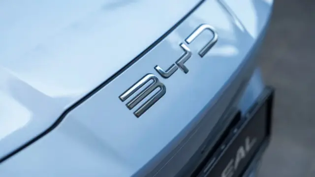 A BYD hosszú távon magyar munkavállalókkal töltené be a szegedi gyár álláshelyeit