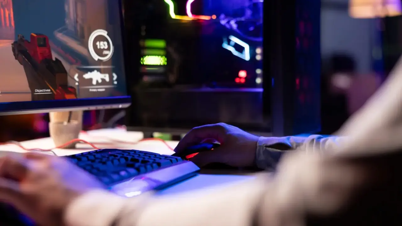 Párizsba költözött az Esports World Cup: nyolc hét alatt szervezték át a hatalmas versenyt