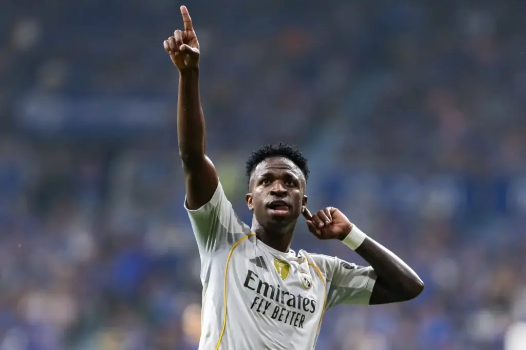 Történelmi ajánlattal csábítja Vinicius Jr.-t az Arsenal