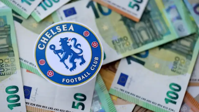 Pénzbüntetést kapott a Chelsea, de elkerülte a pontlevonást