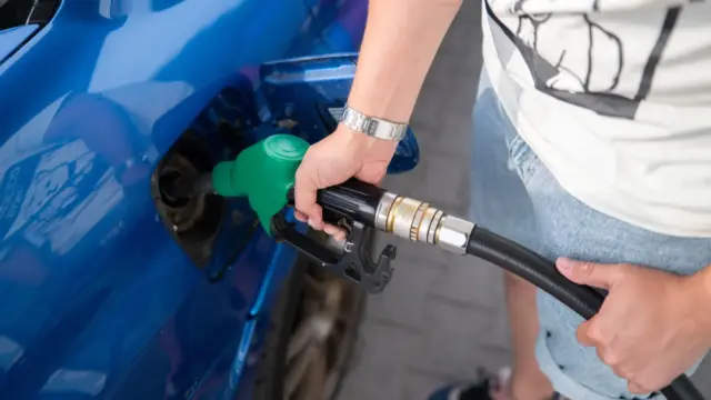 Jelentős drágulás jön a kutakon: szerdától emelkednek az üzemanyagárak
