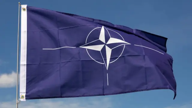 NATO-csúcs Ankarában: milliárdos fegyverüzletek és feszült diplomácia
