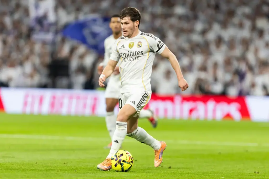 Fran García a Real Betis játékosa: 2030-ig írt alá a védő
