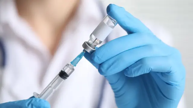 Rekordidő alatt fejlesztettek ki új Ebola-vakcinát Oxfordban