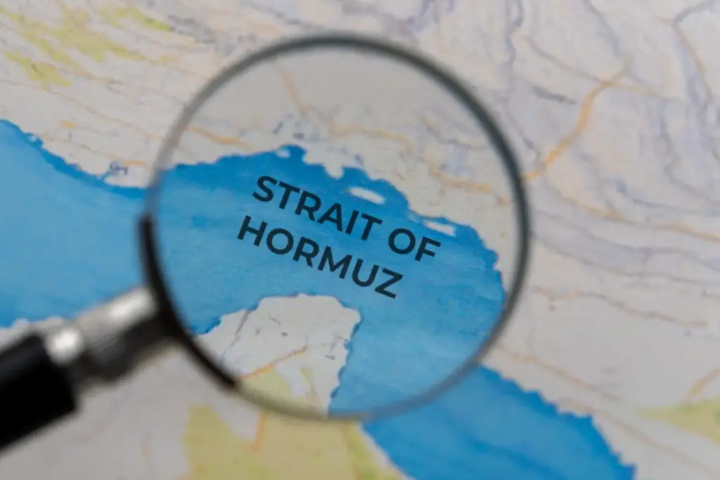 A Hormuzi-szoros mint Irán aranyfegyvere: új prioritás a nukleáris program felett