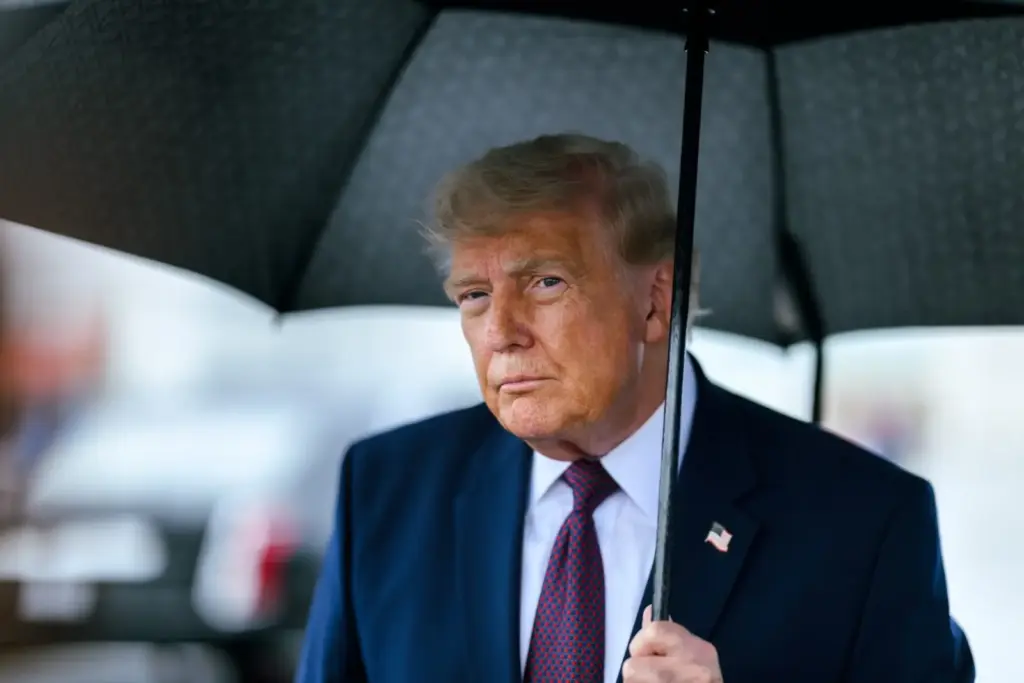 Donald Trump kemény válaszcsapással fenyegeti Iránt a Hormuzi-szorosban