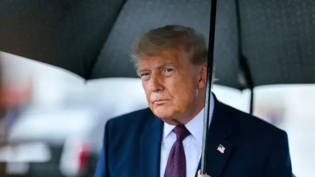 Donald Trump kemény válaszcsapással fenyegeti Iránt a Hormuzi-szorosban