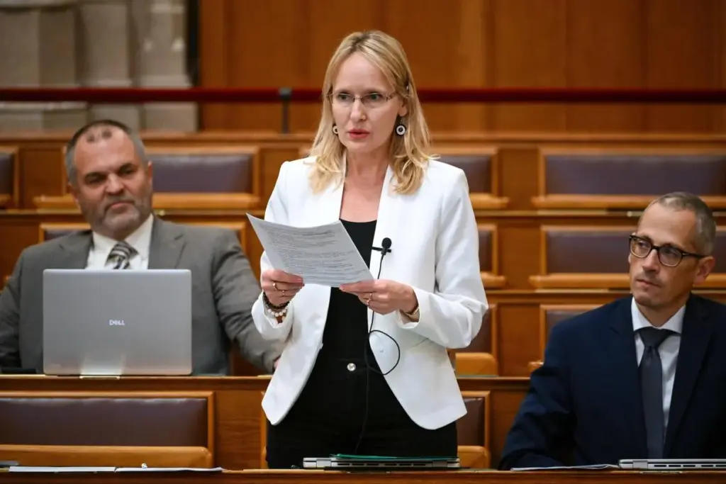 Varga Lőrinc mentelmi jogának felfüggesztését javasolja a bizottság
