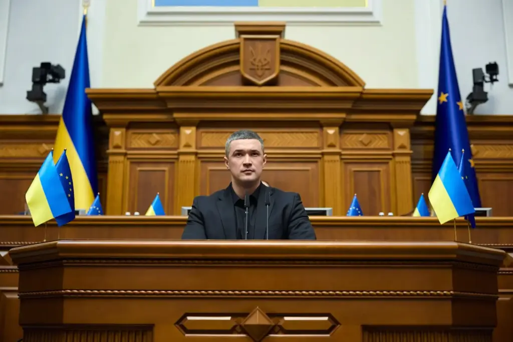 Visszaköveteli korábbi posztját a leváltott ukrán védelmi miniszter
