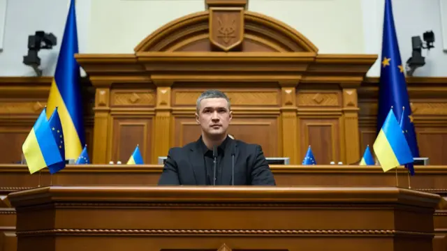 Visszaköveteli korábbi posztját a leváltott ukrán védelmi miniszter