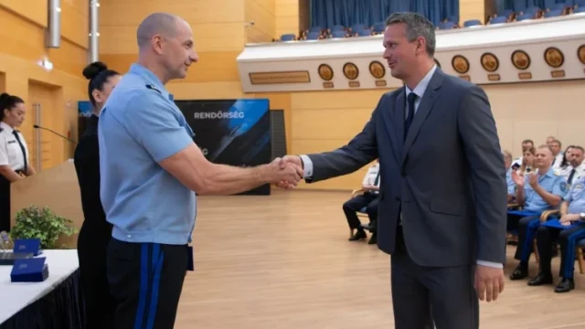 Országos elismerésekben részesültek a Tolna vármegyei rendőrök