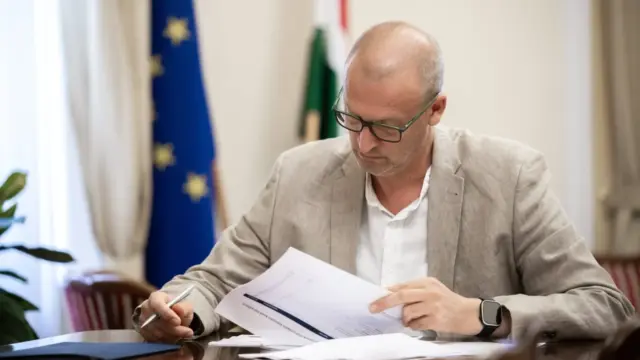 Átvilágítás indul a Nemzeti Színházban, közölte Tarr Zoltán