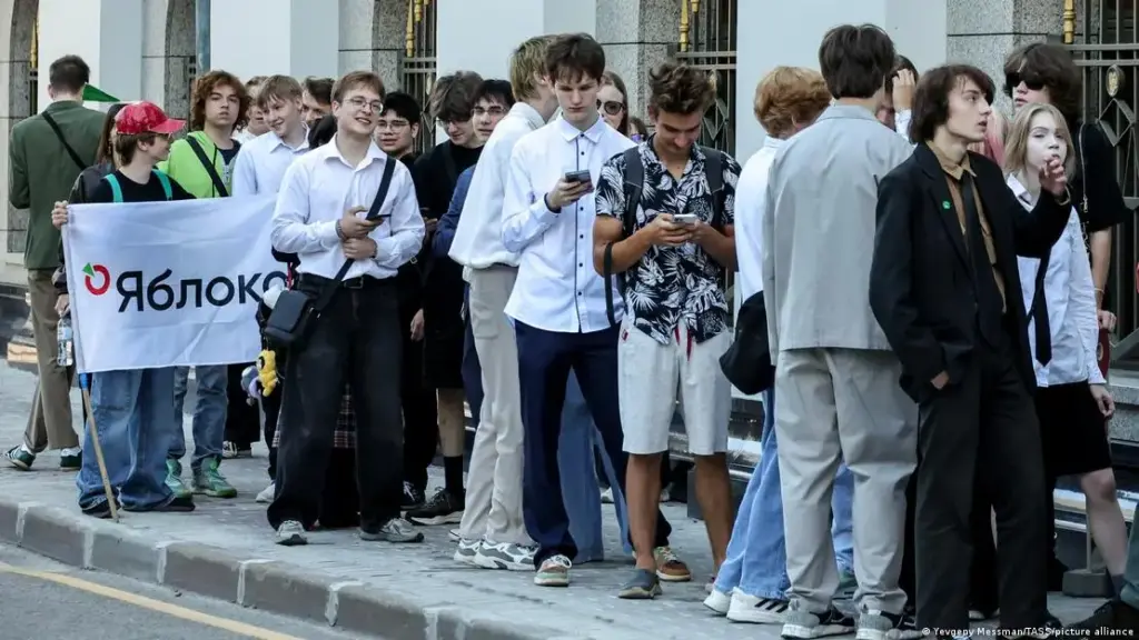 Kizárták az orosz választásokról a háborúellenes Jabloko pártot