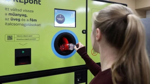 Palackvisszaváltó automatát kér a HM Dunaszentbenedekre