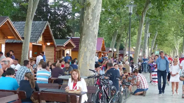 Kezdődnek a Balatonfüredi Borhetek a Tagore sétányon