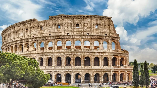 Kiemelt biztonsági zónát jelöltek ki a római Colosseum környékén
