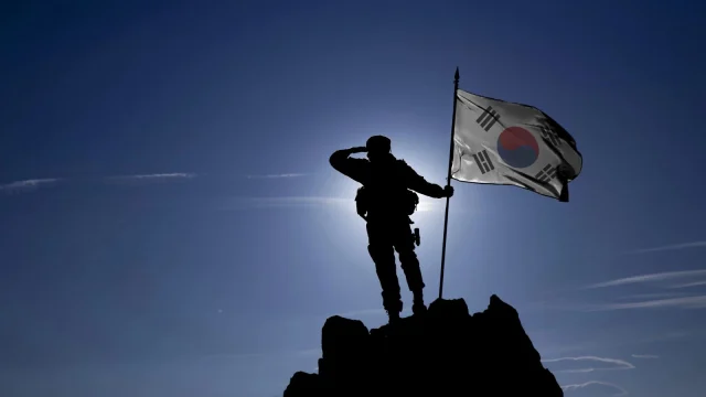 Dél-Korea fontolgatja a nők kötelező sorkatonai szolgálatát