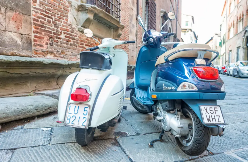 Nyolcvanéves a Vespa: hatalmas felvonulással ünnepelt Róma