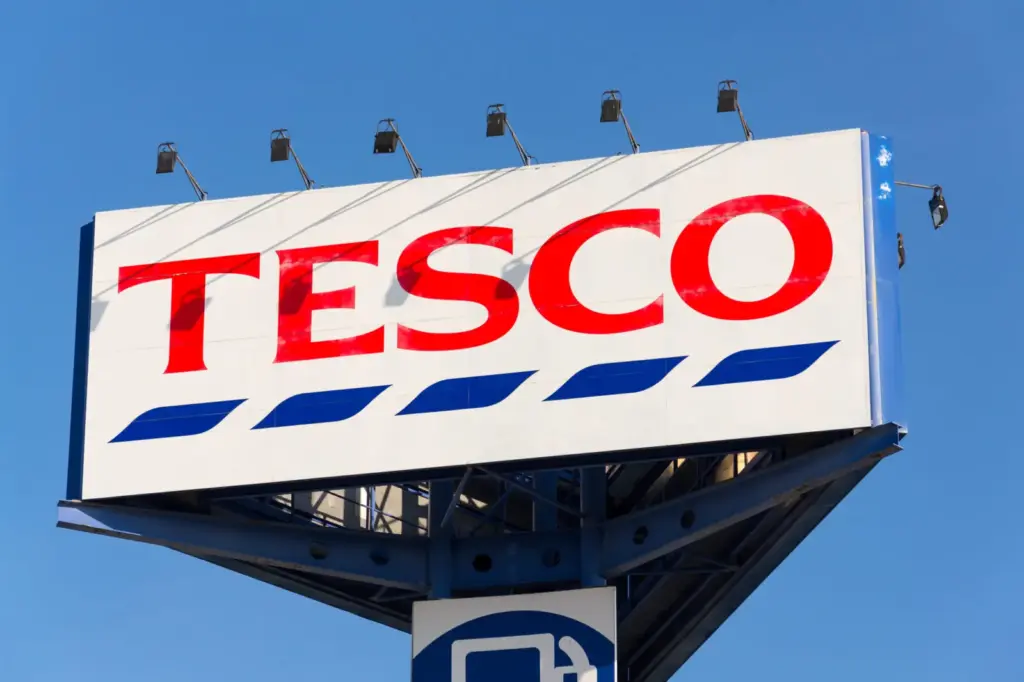 Újabb energiahatékonysági intézkedéseket vezet be a Tesco