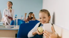 A cseh lakosság többsége támogatná a mobiltelefonok iskolai betiltását