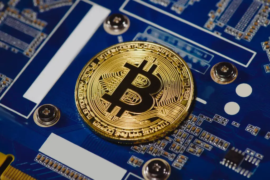 Több tízmillió eurónyi bitcoint loptak el egy biztonsági résen keresztül