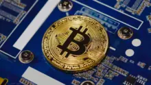 Több tízmillió eurónyi bitcoint loptak el egy biztonsági résen keresztül