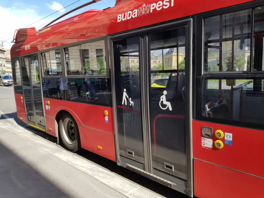 Meghosszabbodik a 81-es troli útvonala Zuglóban