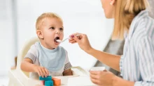 Bébiételek: mikor kezdjük a hozzátáplálást és meddig adhatók a készételek?