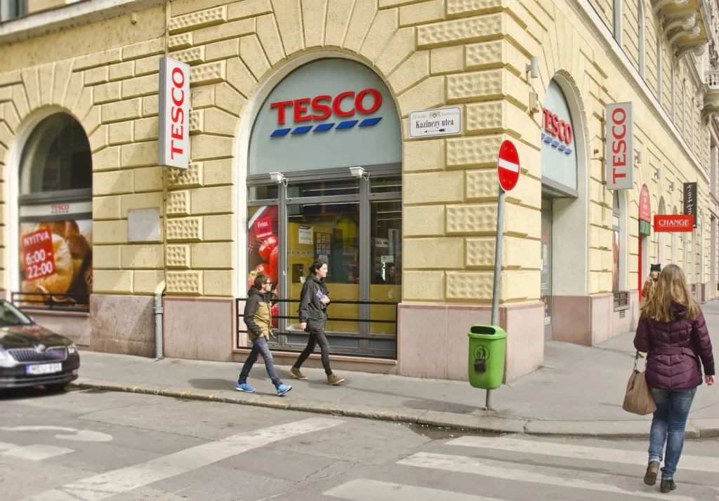 Így alakul az élelmiszerboltok nyitvatartása a hosszú hétvégén