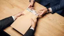 Bűnszervezetben való részvétellel vádolnak ukrán tisztségviselőket