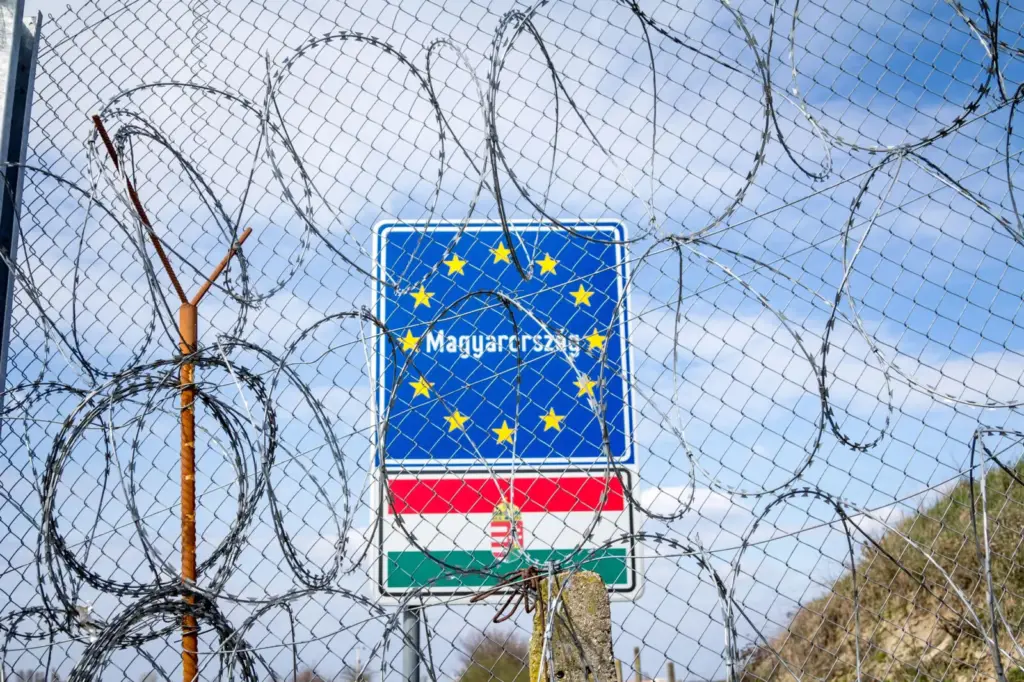 Nemzetközi embercsempész-hálózatokat számoltak fel Németországban és Szerbiában