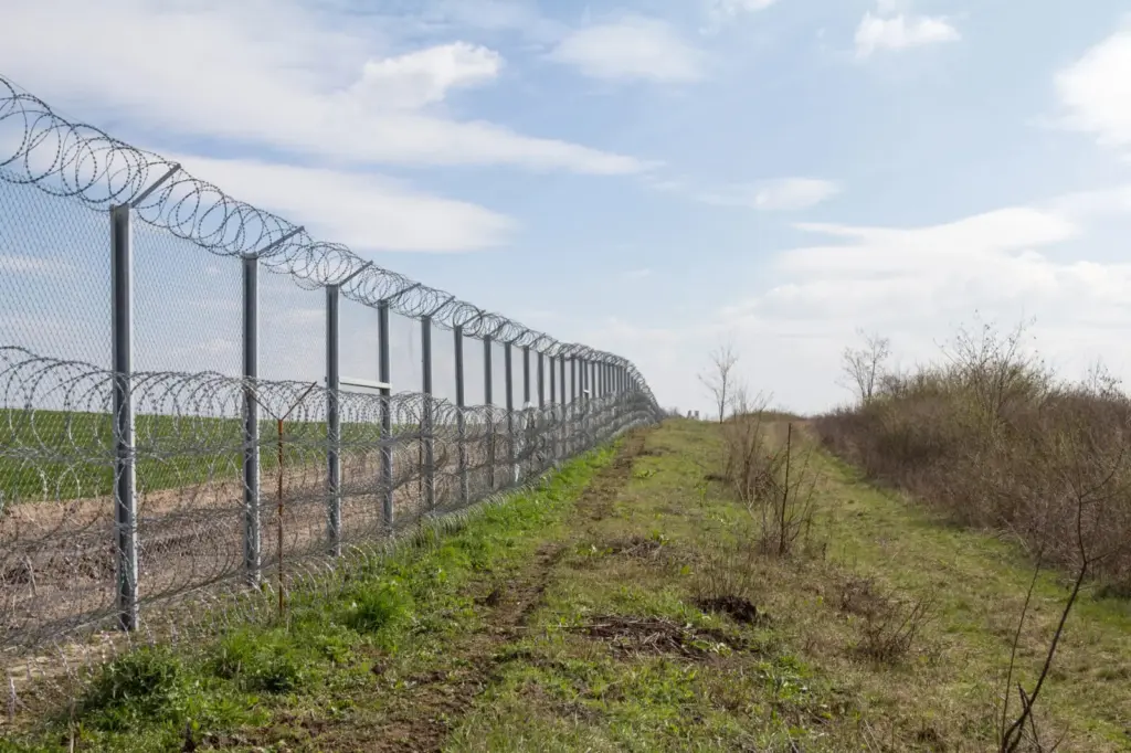 Jelentősen csökkent a Szerbiába érkező illegális bevándorlók száma