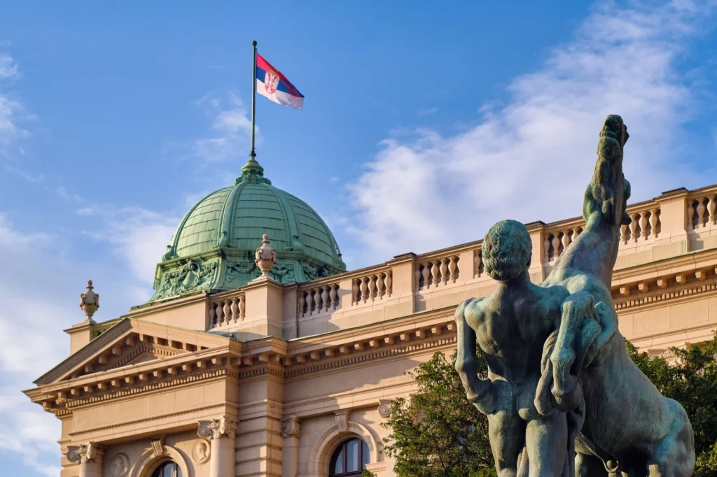 Elfogadta a szerb parlament a 2026-os költségvetés módosítását