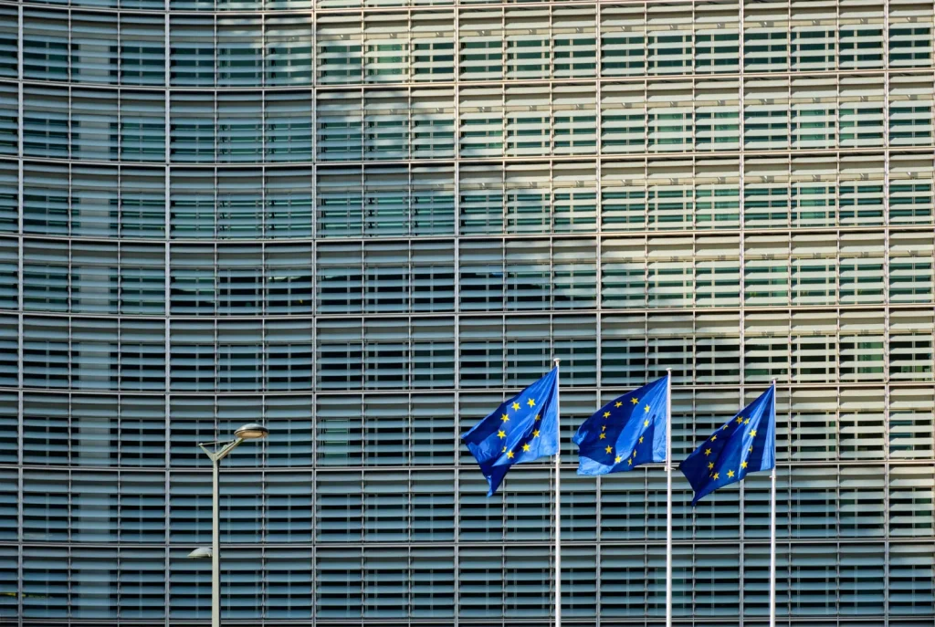 A szabadság és a demokrácia megőrzésére hívta fel a figyelmet az Európai Bizottság