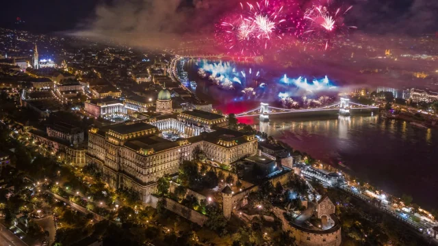 Fényfestés és kétezer drón teszi különlegessé az augusztus 20-i ünnepet