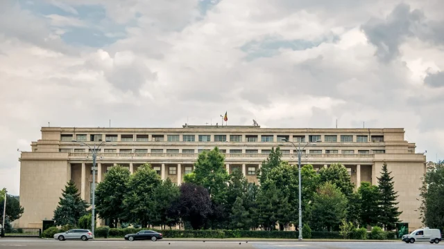 Lemondott a korrupciós eljárás alá vont bukaresti főtitkárhelyettes
