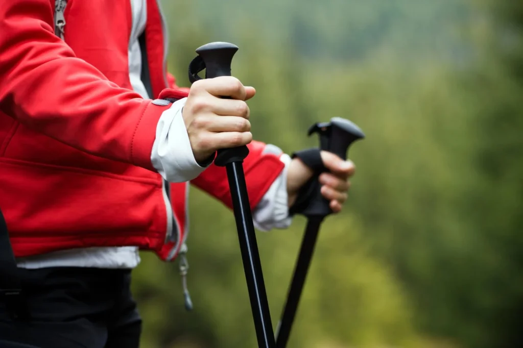 Trekkingbot vagy sem? Mikor érdemes használni túrázás közben?