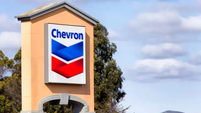 A Chevron vezérigazgatója szerint valós veszélyt jelent a globális olajiparra az iráni konfliktus