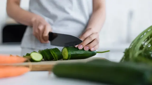 Miért érdemes héjastul fogyasztani a kígyóuborkát? Szakértői tanácsok