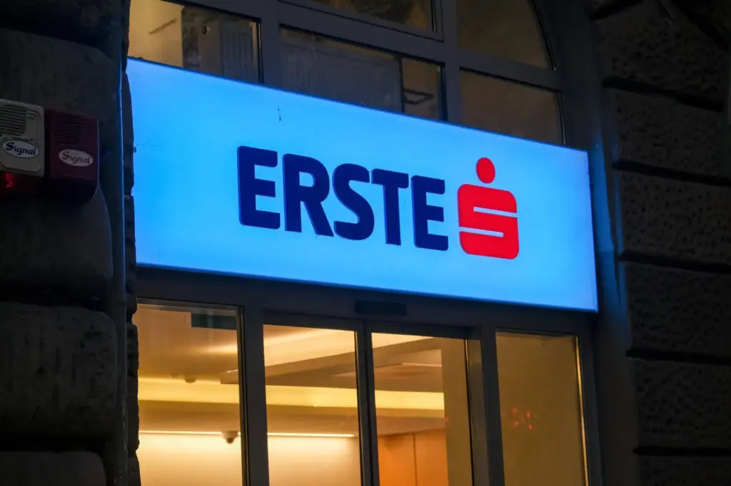 Az Erste működési eredménye nőtt, adózott eredménye csökkent az idei első félévben