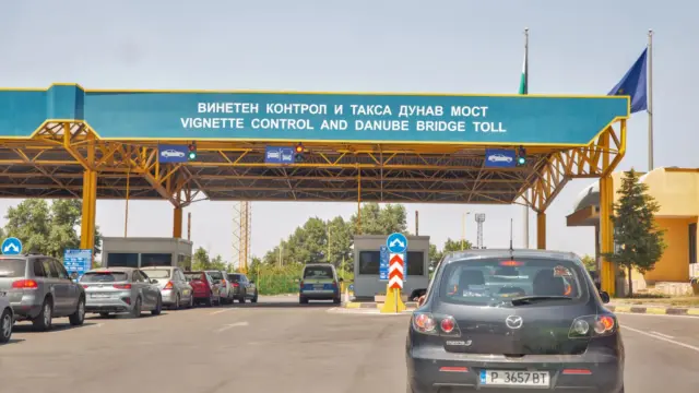 Eszméletlen állapotban találtak két határsértőre egy kamion rakterében Romániában
